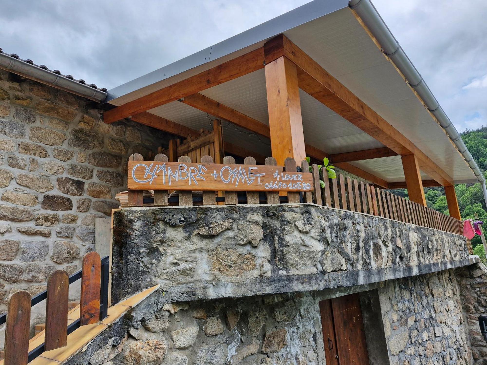 La Maison Des Lucioles Saint-Julien-Boutieres Exterior foto